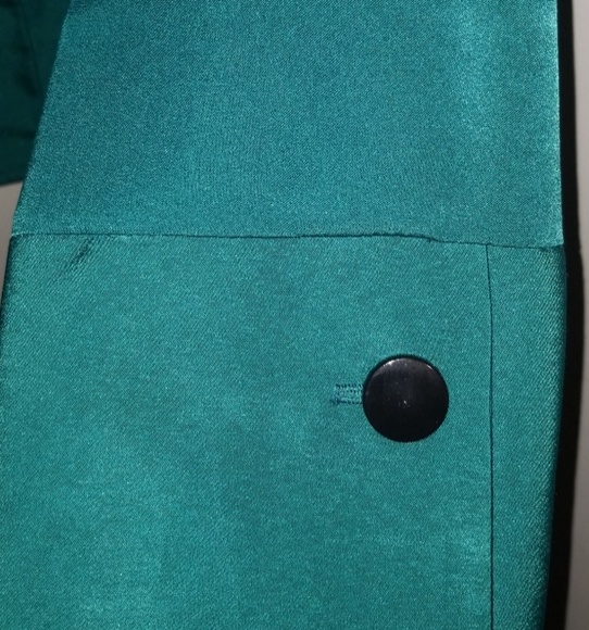 LuLus green buttoned light weight blazer shirt - Picture 4 of 6